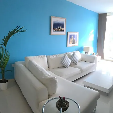 아파트 Penthouse With Fantastic Views! *