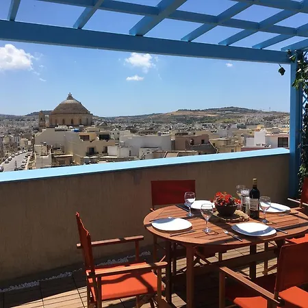 Penthouse With Fantastic Views! 아파트 *