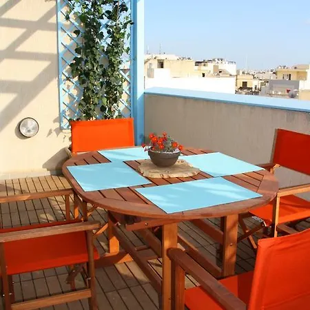 Penthouse With Fantastic Views! *